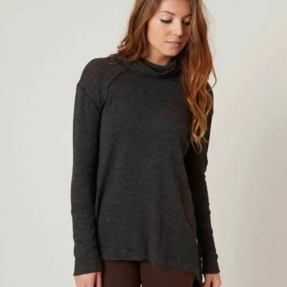 Free People We The Free Split Back Cowl Neck Sweater 💕